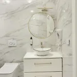 Zlote Noce ゲストハウス 4*